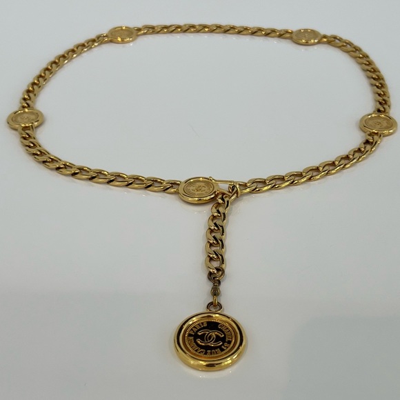 CHANEL ICONIC GOLD METAL CHAIN CC MEDALLION ADJUSTABLE BELT - Picture 5 of 17